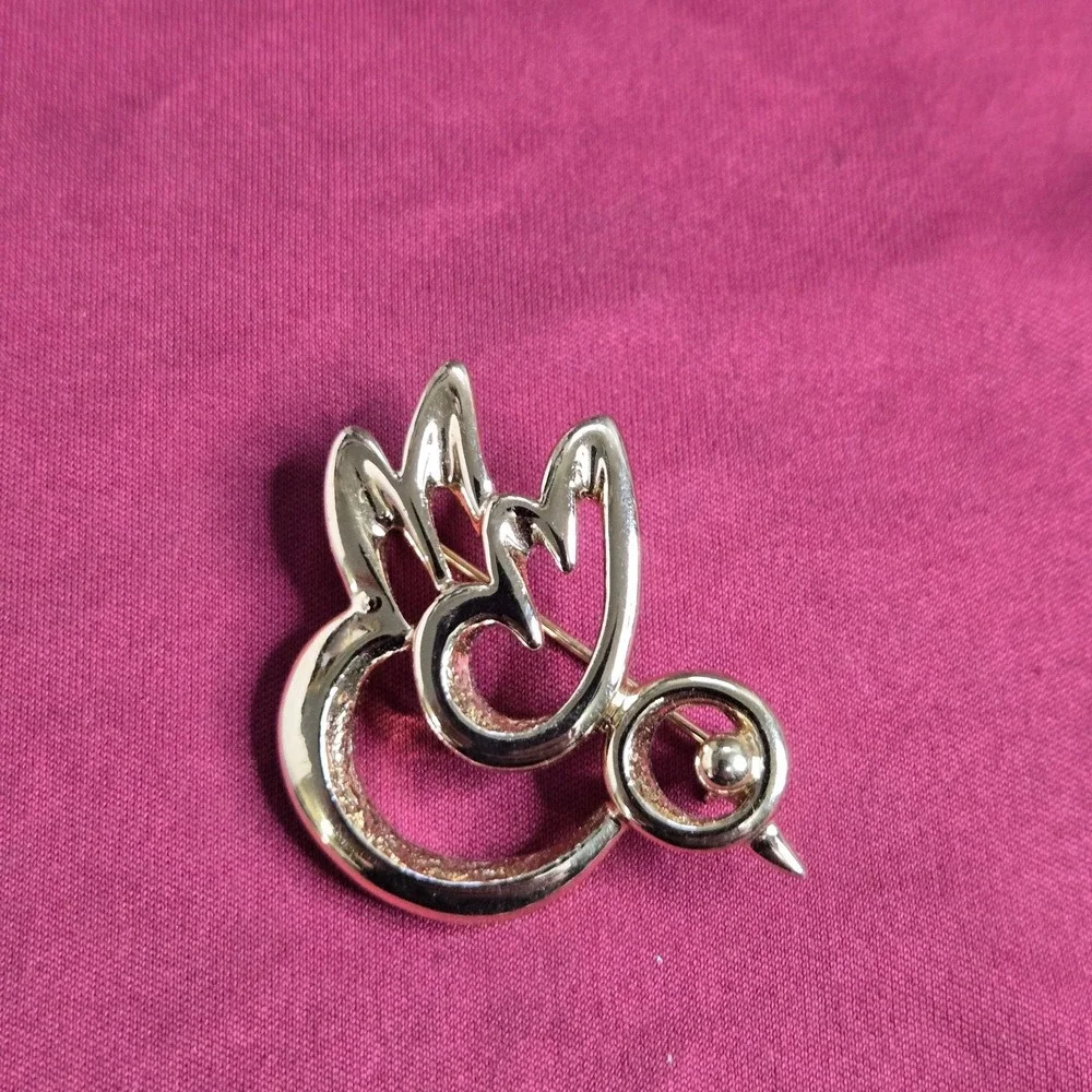 Vintage Sarah Coventry Bird Brooch Pin Gold Tone Signed